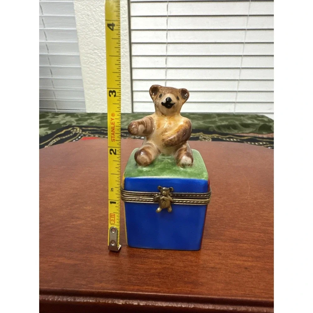 Limoges France Peint Main Signed SS Brown Teddy bear Multicolor Trinket Box EUC